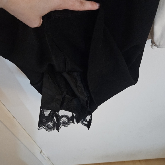 Trina Turk Color-Block Black/White Sheath Long-sleeved Dress size 4 EUC - Picture 5 of 8